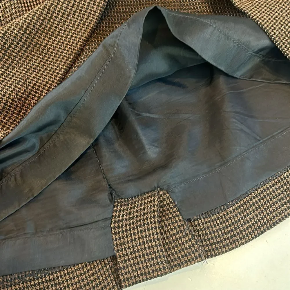 Gianni black and brown tiny houndstooth skirt size 12 fits more like a 10